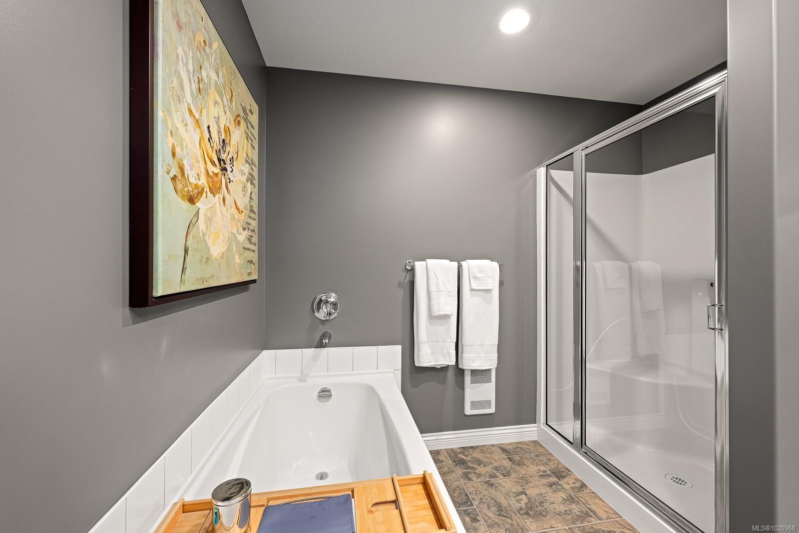 13-2475 Mansfield Dr, Courtenay, BC