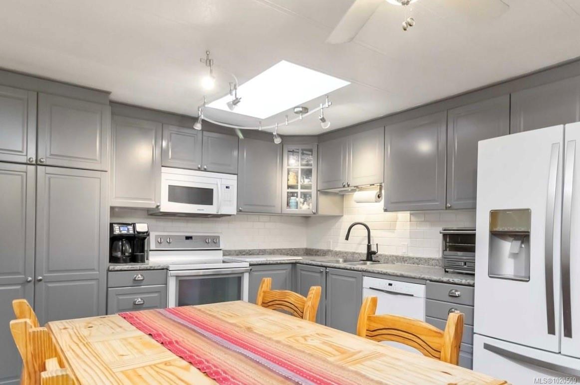 4-5838 Blythwood Rd, Sooke, BC