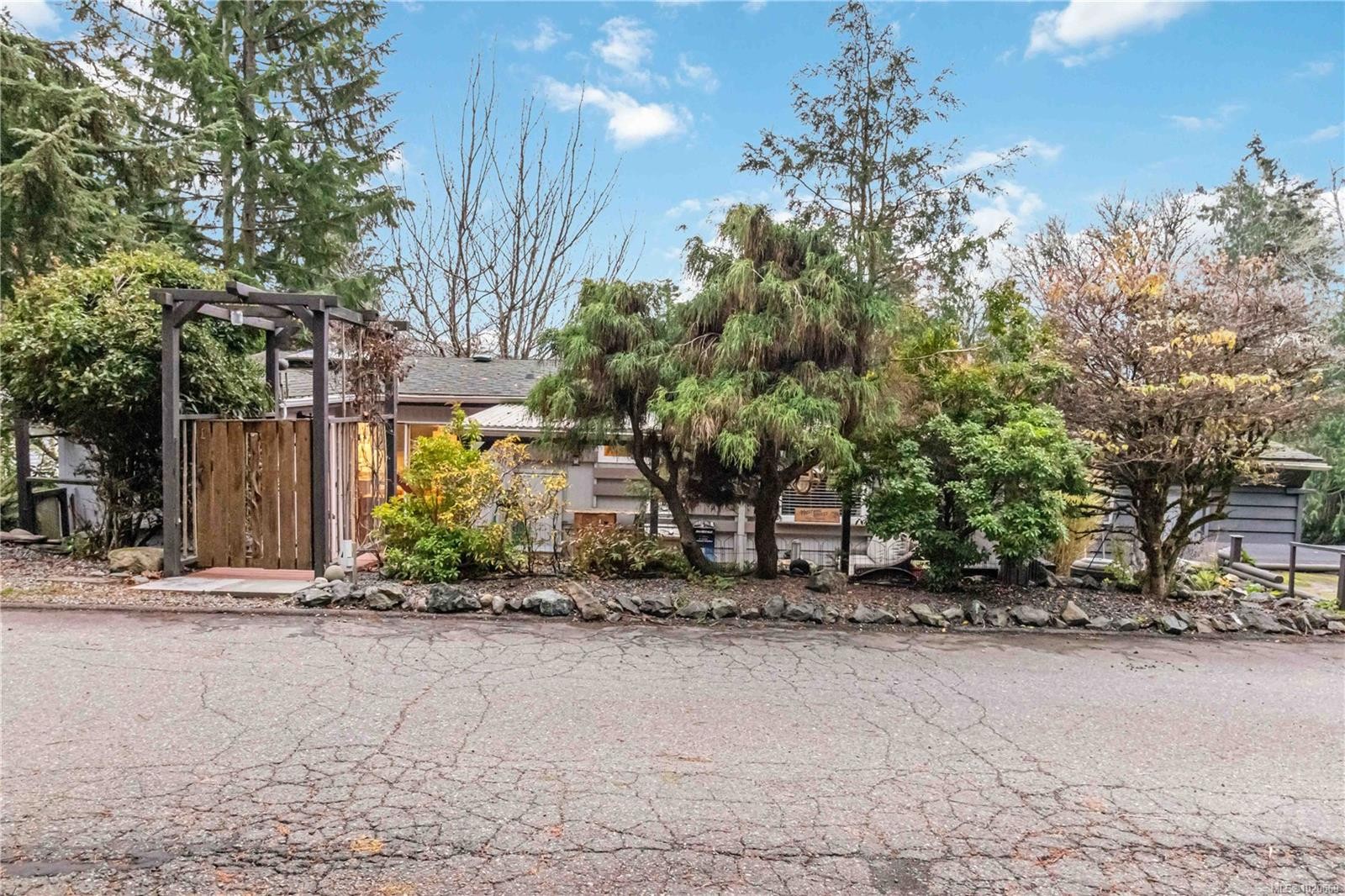 4-5838 Blythwood Rd, Sooke, BC