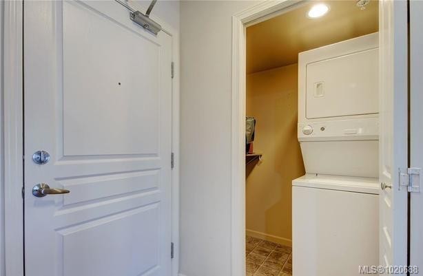 210-655 Goldstream Ave, Langford, BC - Indoor Photo Showing Laundry Room
