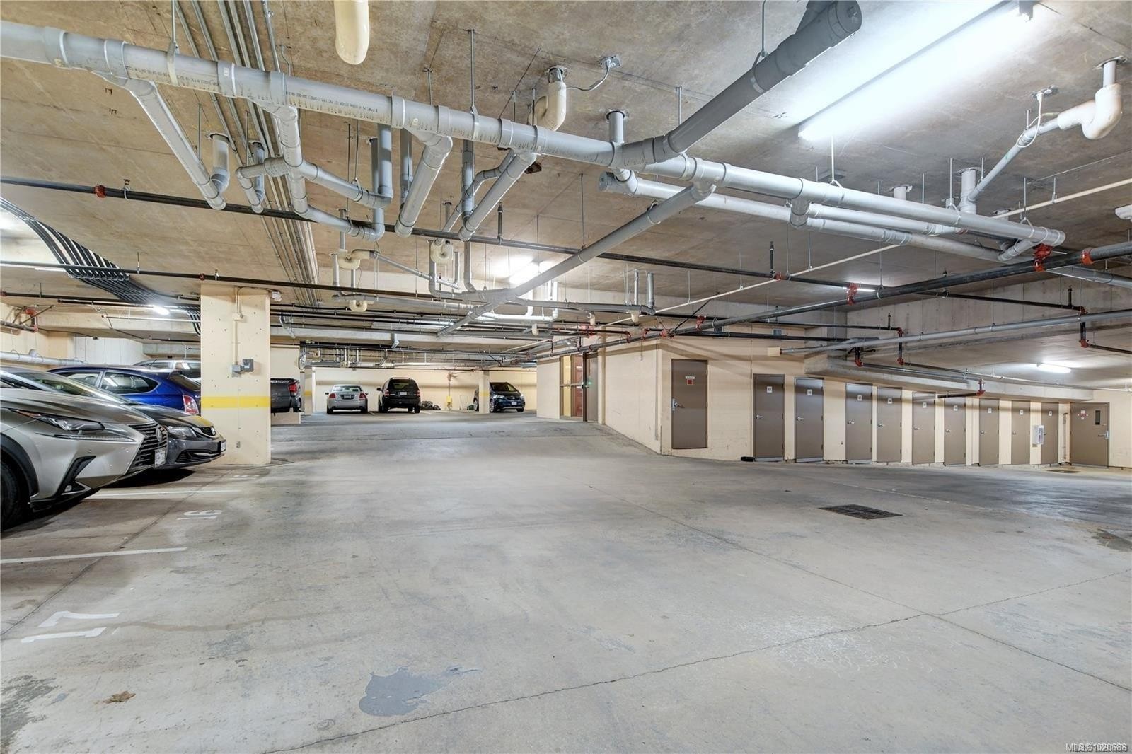 210-655 Goldstream Ave, Langford, BC - Indoor Photo Showing Garage