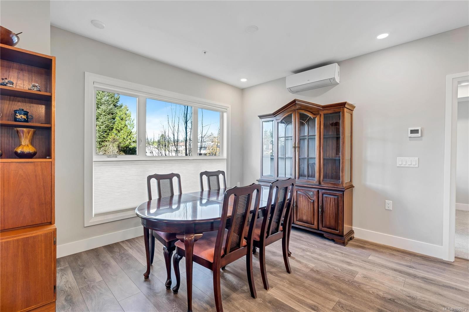204-741 Travino Lane, Saanich, BC - Indoor Photo Showing Dining Room
