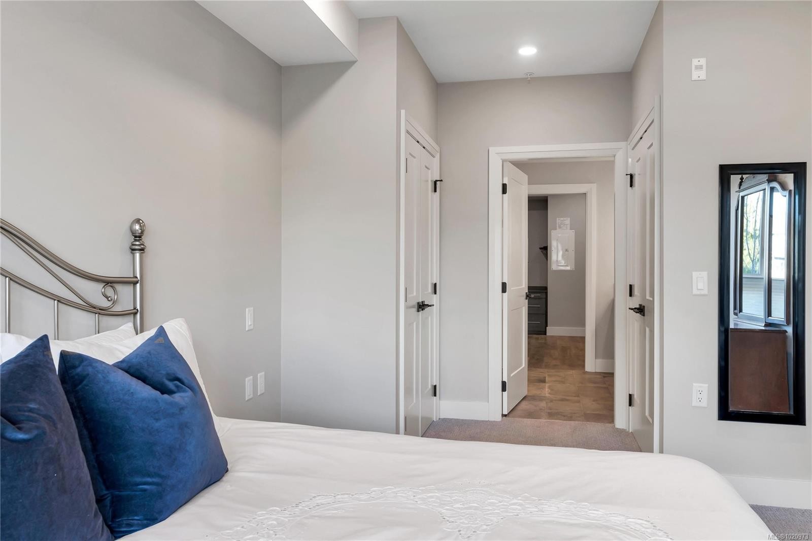 204-741 Travino Lane, Saanich, BC - Indoor Photo Showing Bedroom