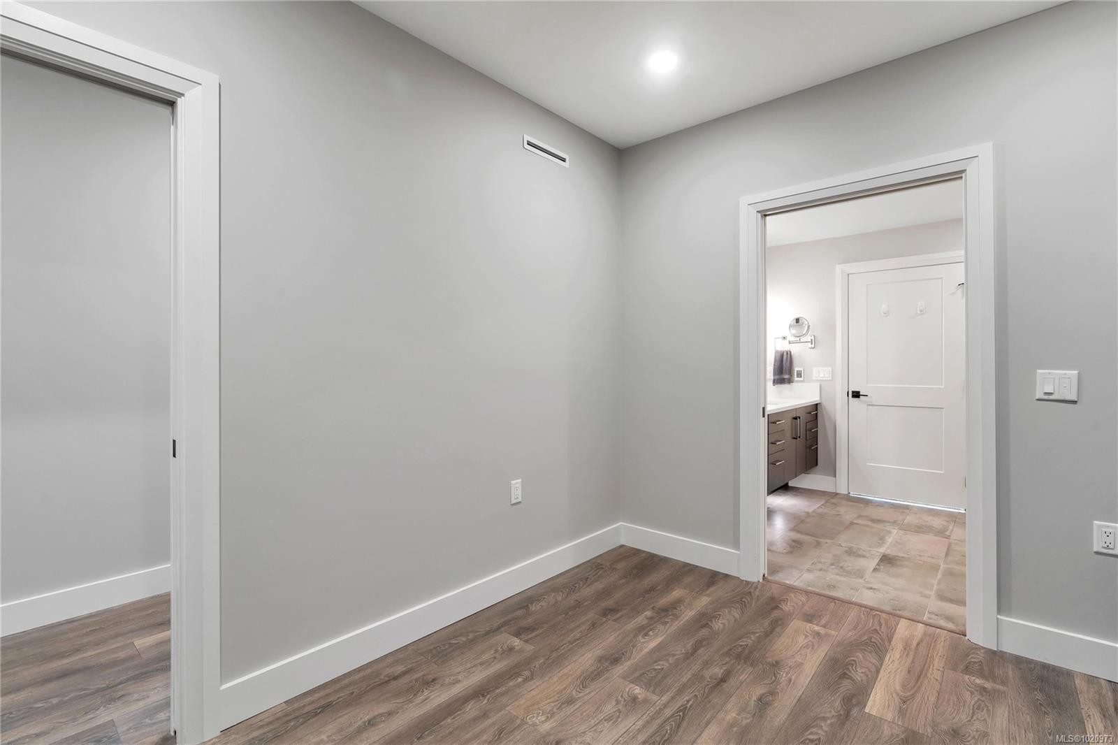 204-741 Travino Lane, Saanich, BC - Indoor Photo Showing Other Room