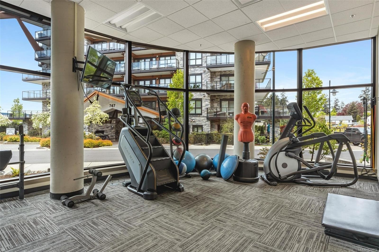 204-741 Travino Lane, Saanich, BC - Indoor Photo Showing Gym Room