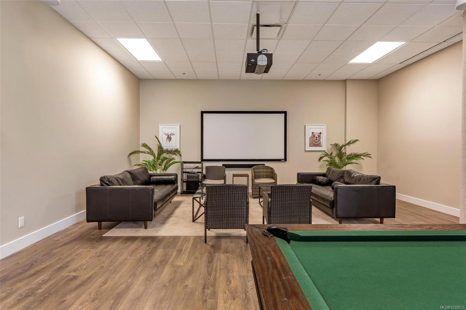 204-741 Travino Lane, Saanich, BC - Indoor