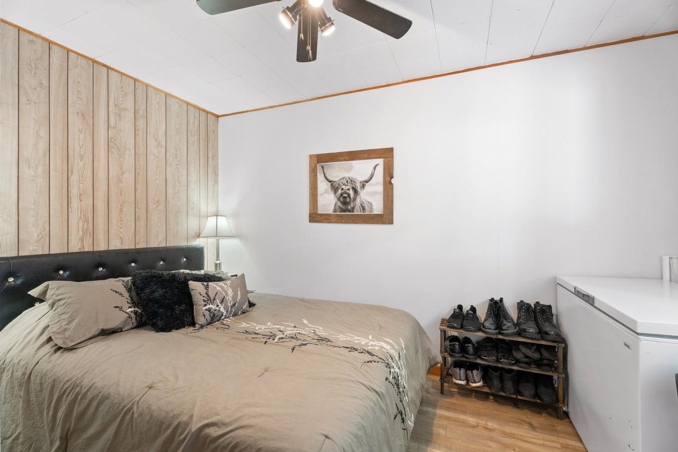 Chambre à coucher - 220 Rue Guy-Desrochers, Chertsey, QC - Indoor Photo Showing Bedroom