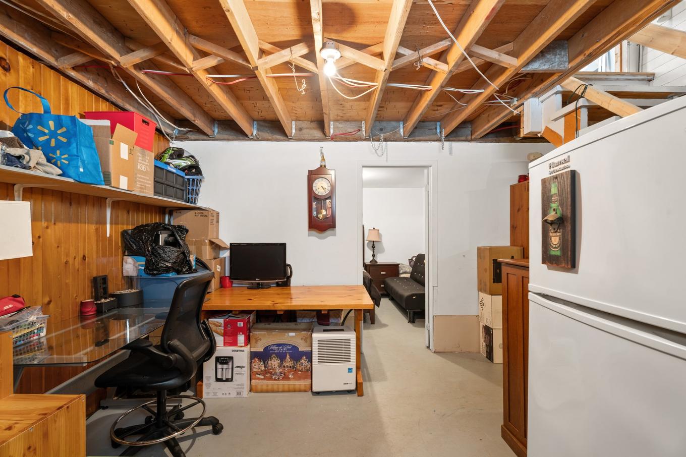 Bureau - 220 Rue Guy-Desrochers, Chertsey, QC - Indoor Photo Showing Basement