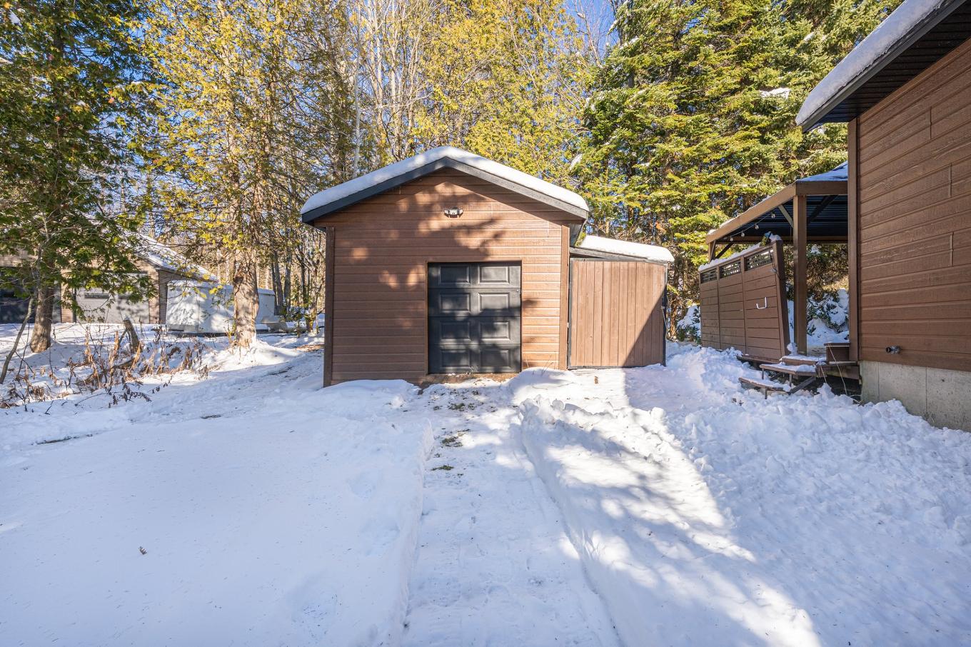 Rangement - 220 Rue Guy-Desrochers, Chertsey, QC - Outdoor