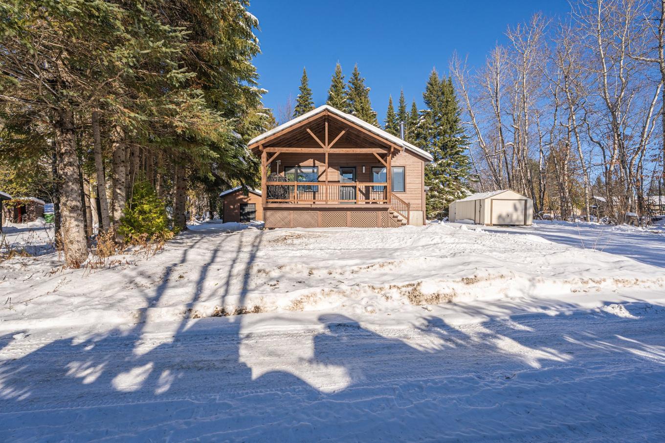 Façade - 220 Rue Guy-Desrochers, Chertsey, QC - Outdoor With Deck Patio Veranda