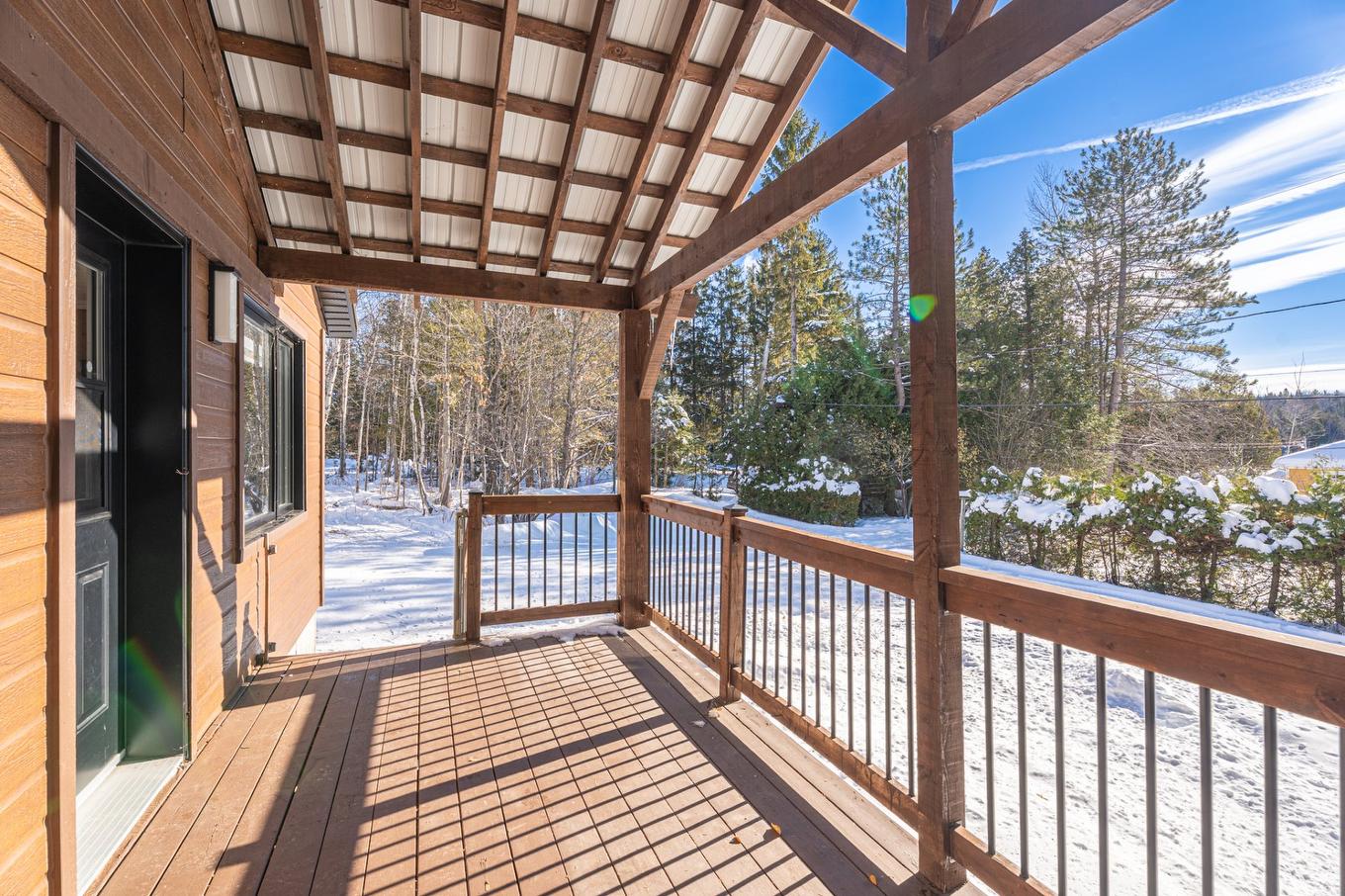 Balcon - 220 Rue Guy-Desrochers, Chertsey, QC - Outdoor With Exterior