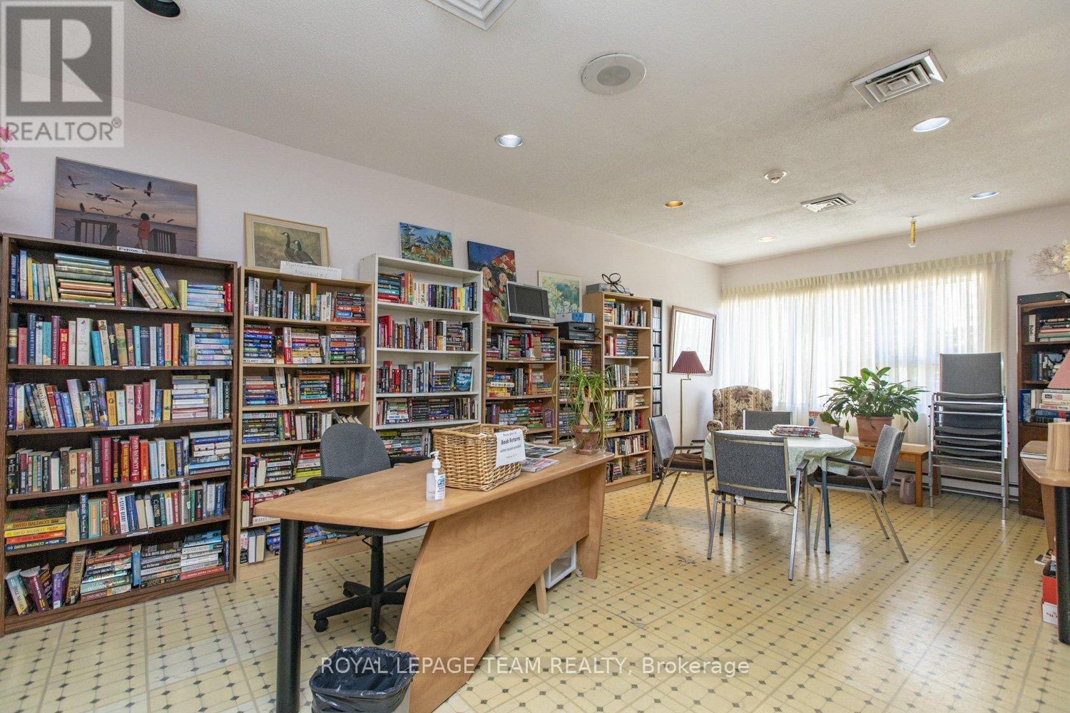 607 - 1380 Prince Of Wales Drive, Ottawa, ON - Indoor Photo Showing Office