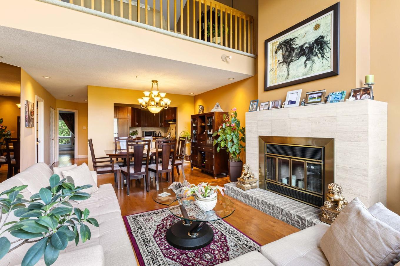 Overall view - 123 Place Du Soleil, Montréal (Verdun/Île-Des-Soeurs), QC - Indoor Photo Showing Living Room With Fireplace