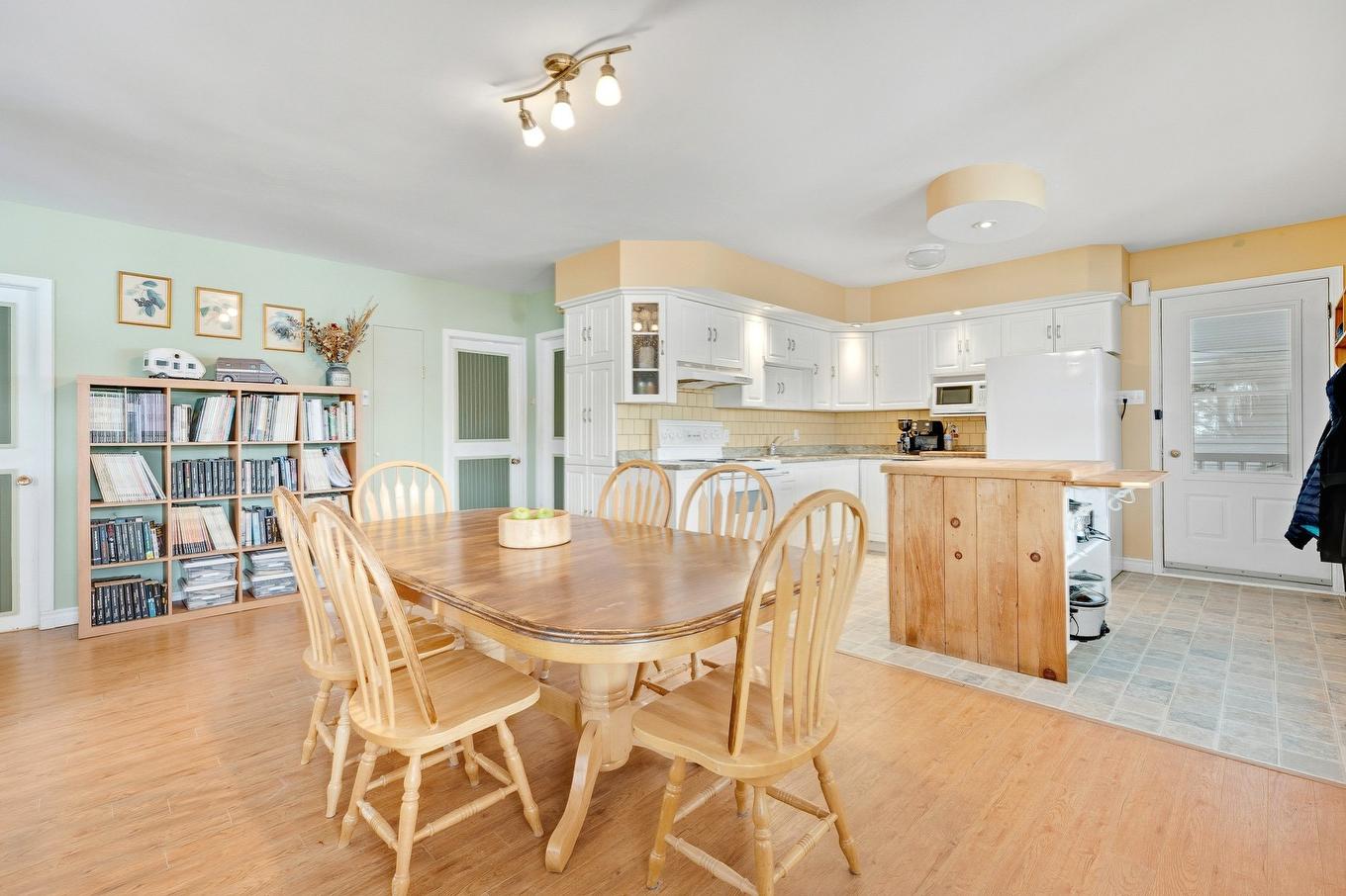 Overall view - 150 Ch. Papp, Rivière-Rouge, QC - Indoor Photo Showing Dining Room
