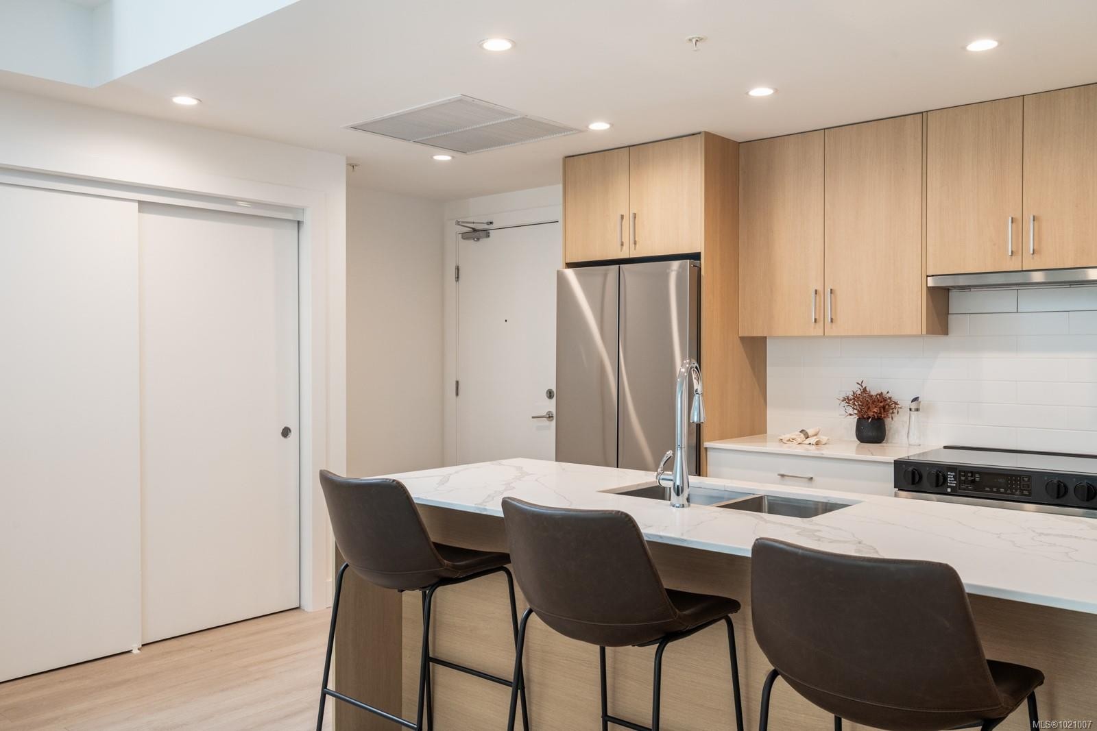 303-258 Helmcken Rd, View Royal, BC - Indoor Photo Showing Other Room