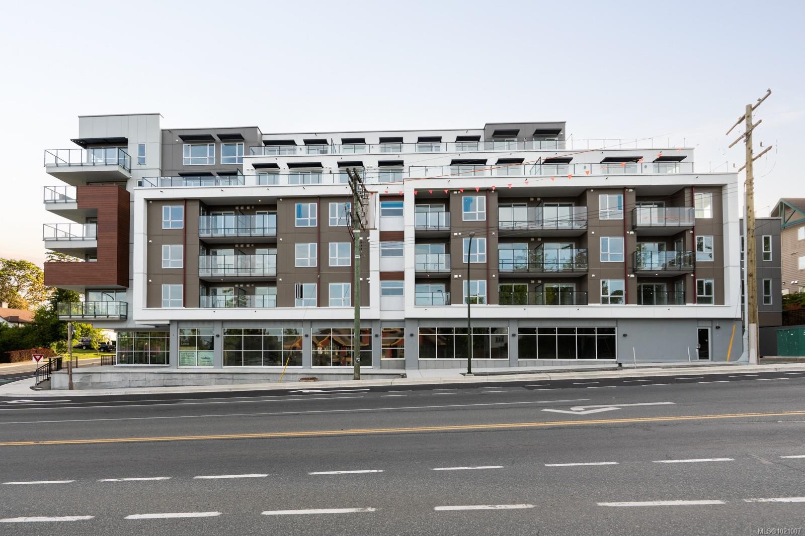 303-258 Helmcken Rd, View Royal, BC - Outdoor With Facade