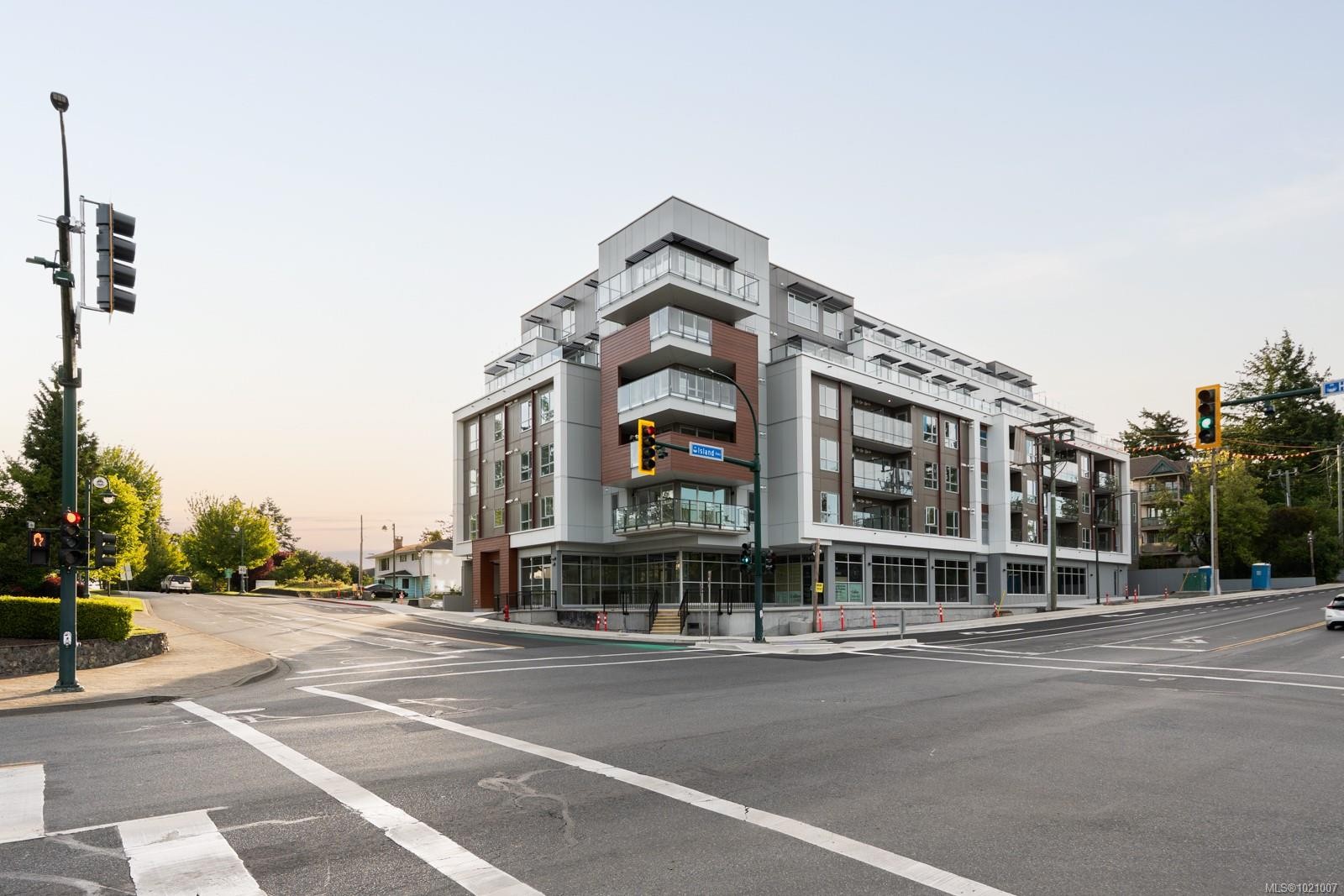 303-258 Helmcken Rd, View Royal, BC - Outdoor