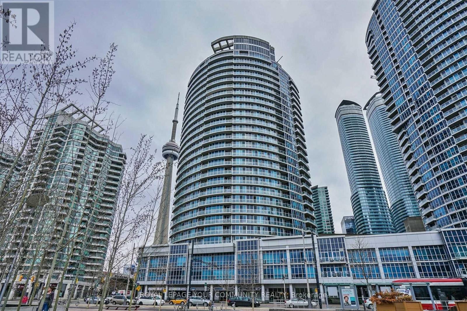 1707 - 218 Queens Quay W, Toronto, ON - Outdoor With Facade