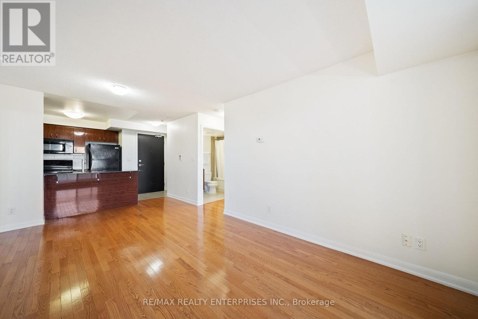 808 - 5791 Yonge Street, Toronto, ON - Indoor Photo Showing Kitchen