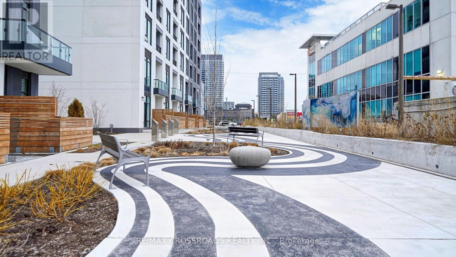 319E - 8868 Yonge Street, Richmond Hill, ON - Outdoor