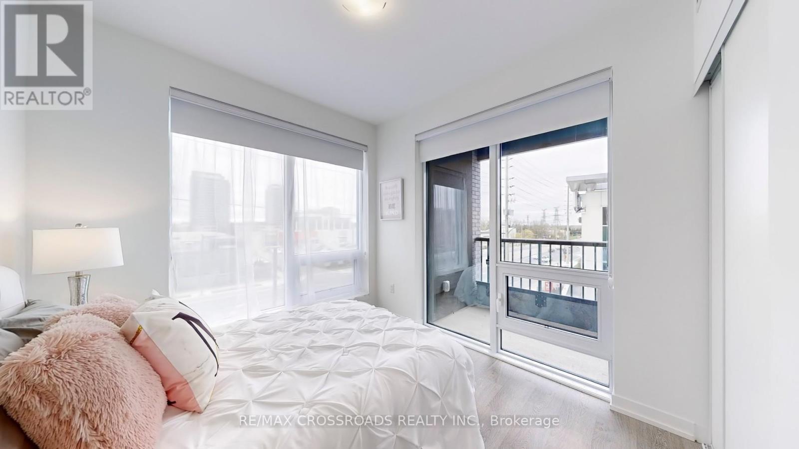 319E - 8868 Yonge Street, Richmond Hill, ON - Indoor Photo Showing Bedroom