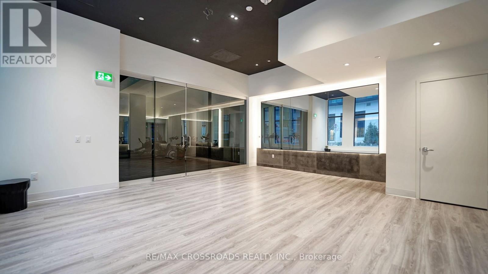 319E - 8868 Yonge Street, Richmond Hill, ON - Indoor Photo Showing Other Room