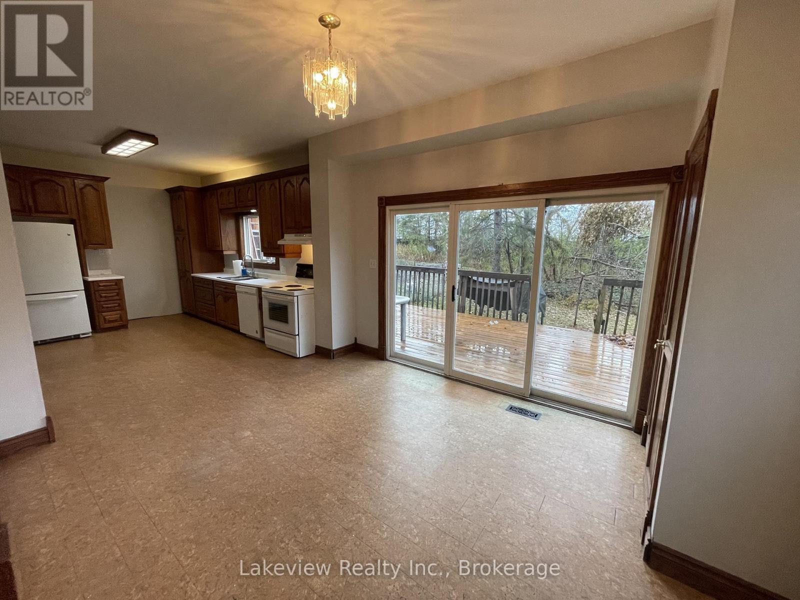 EAT IN KITCHEN - 151 Simcoe Street, Orillia, ON - Indoor Photo Showing Other Room