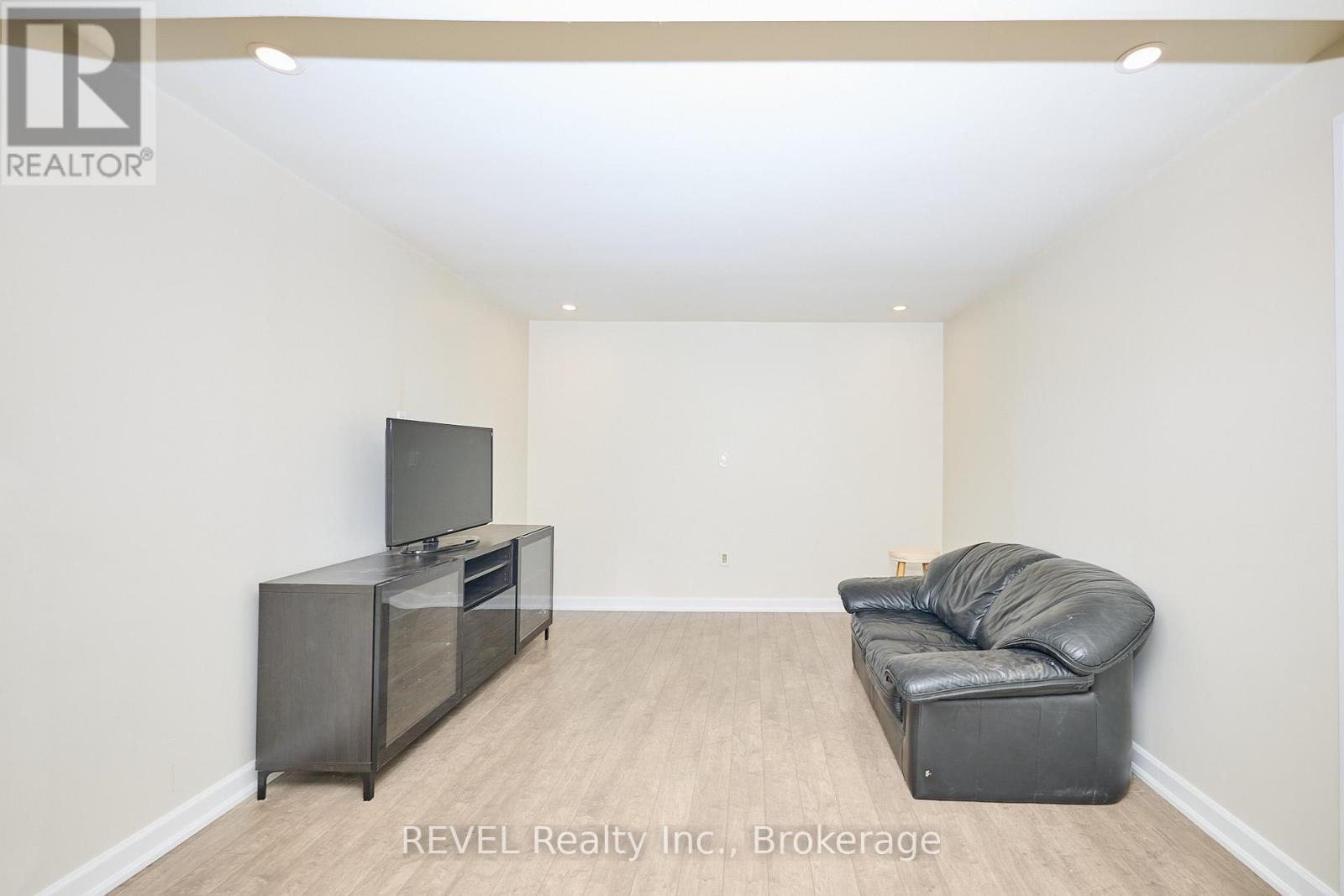 Basement living room - 104 Tuliptree Road, Thorold (Confederation Heights), ON - Indoor
