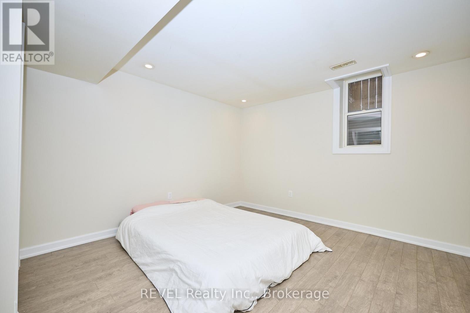 Basement bedroom - 104 Tuliptree Road, Thorold (Confederation Heights), ON - Indoor Photo Showing Bedroom