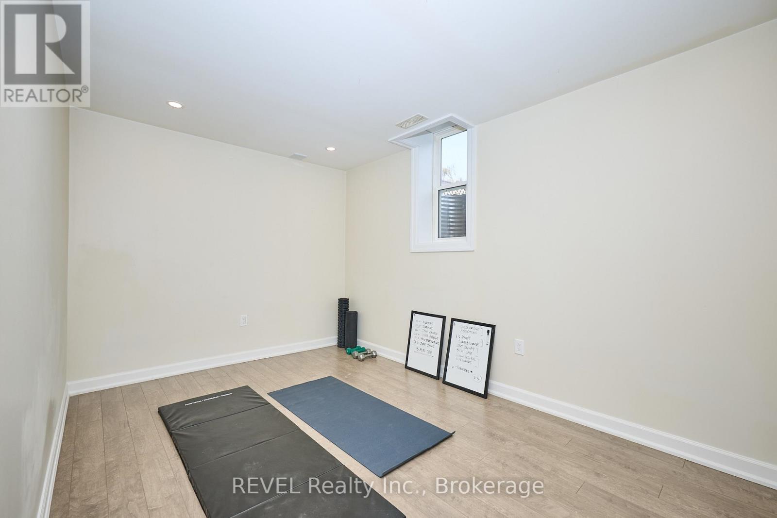 Basement bedroom - 104 Tuliptree Road, Thorold (Confederation Heights), ON - Indoor Photo Showing Other Room