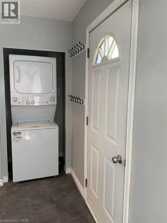 33 Kenwood Crescent, Guelph, ON - Indoor Photo Showing Laundry Room