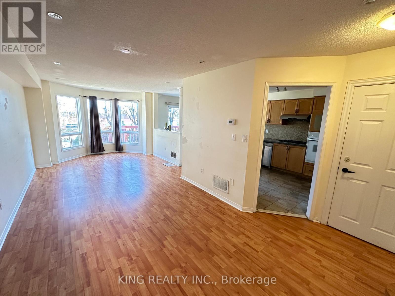 77 Forestgrove Circle, Brampton, ON - Indoor Photo Showing Other Room