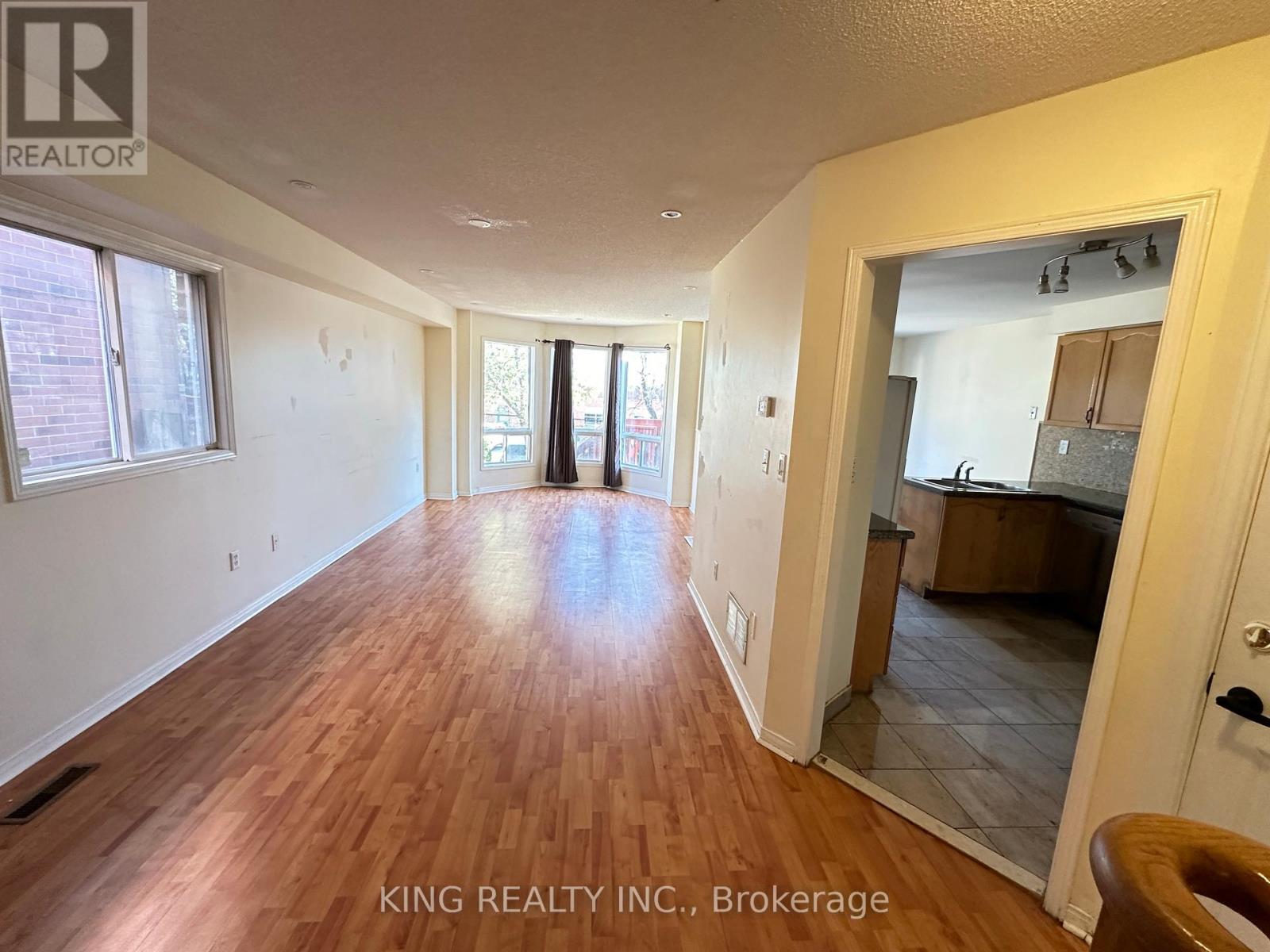77 Forestgrove Circle, Brampton, ON - Indoor Photo Showing Other Room