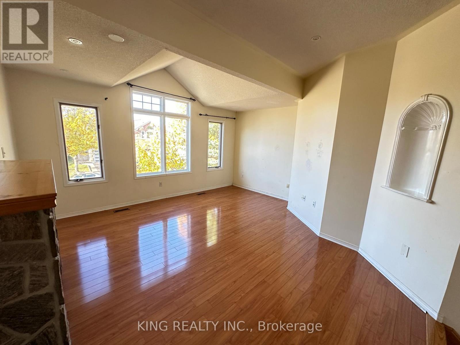 77 Forestgrove Circle, Brampton, ON - Indoor Photo Showing Other Room