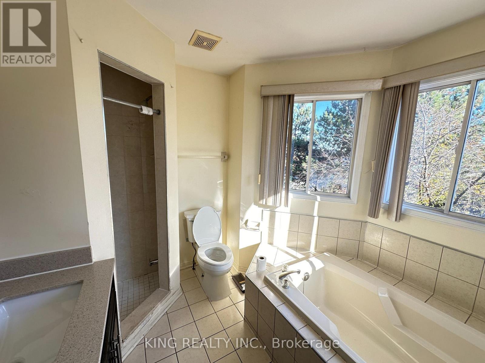77 Forestgrove Circle, Brampton, ON - Indoor Photo Showing Bathroom