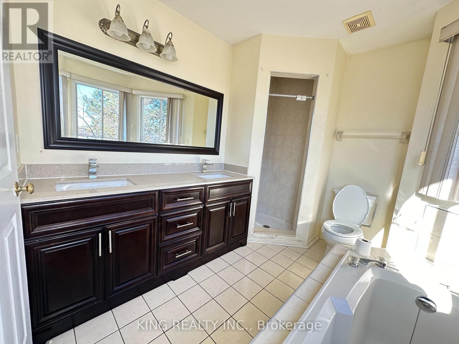 77 Forestgrove Circle, Brampton, ON - Indoor Photo Showing Bathroom