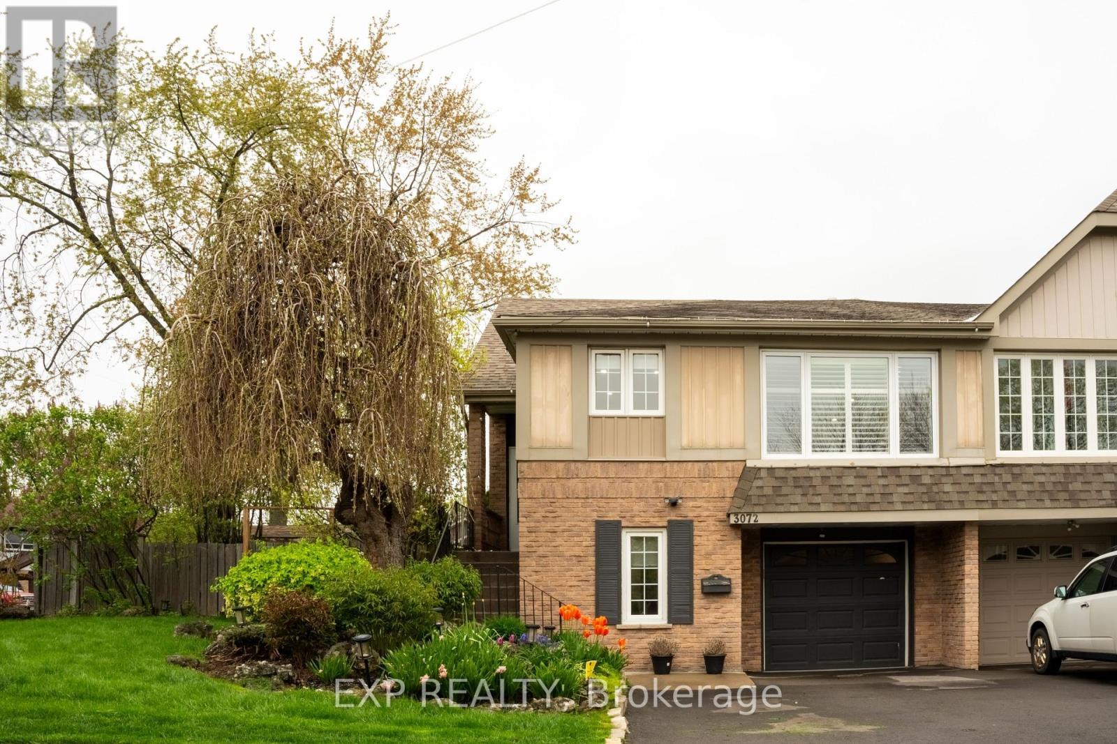 3072 Autumn Hill Crescent, Burlington, ON - Outdoor