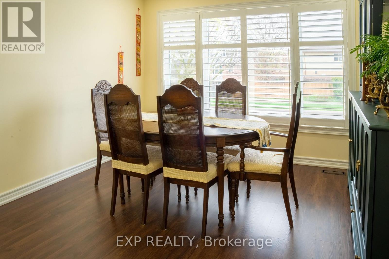 3072 Autumn Hill Crescent, Burlington, ON - Indoor Photo Showing Dining Room
