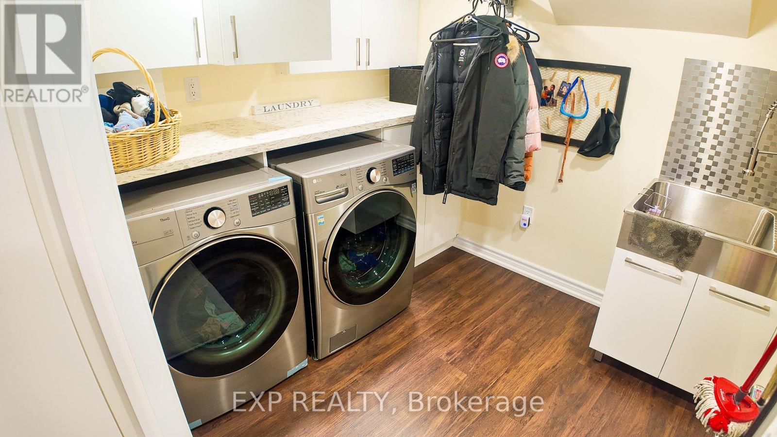 3072 Autumn Hill Crescent, Burlington, ON - Indoor Photo Showing Laundry Room