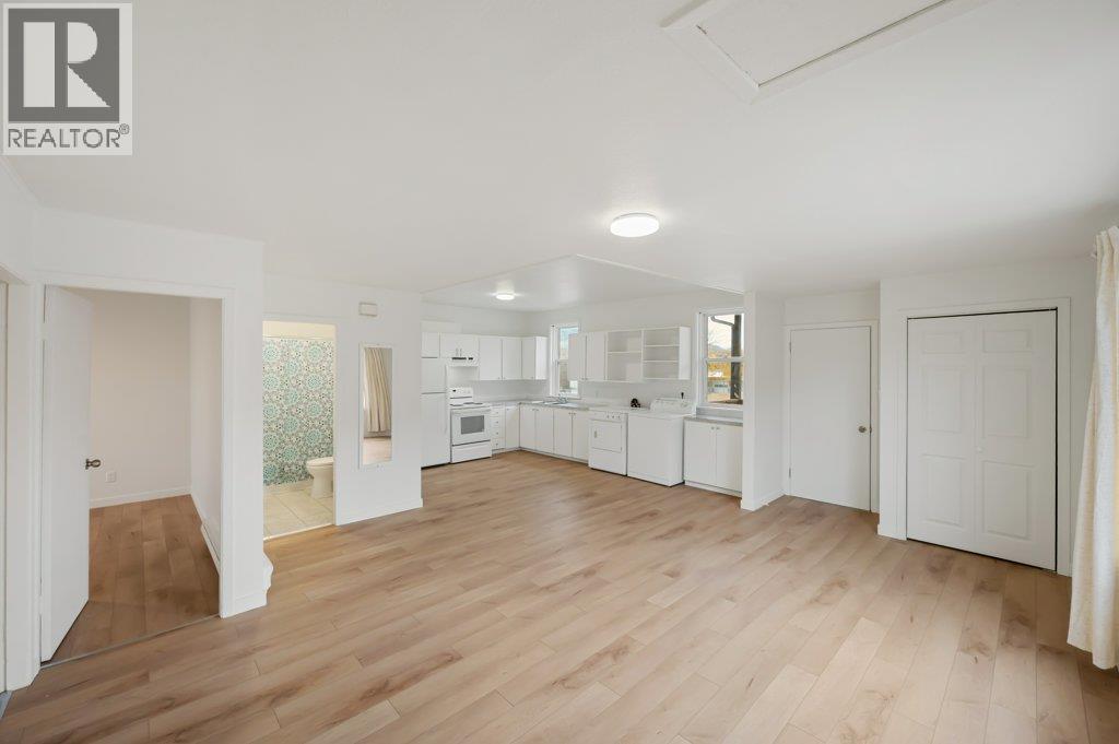 428 Hillcrest Avenue, Oliver, BC - Indoor Photo Showing Other Room