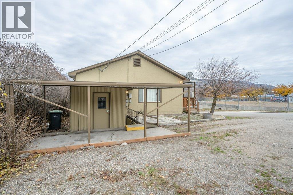 428 Hillcrest Avenue, Oliver, BC - Outdoor