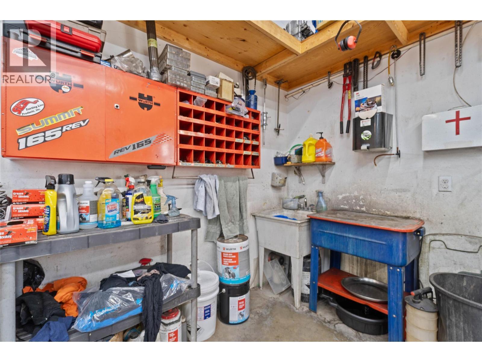 725 Trans-Canada Highway, Sicamous, BC