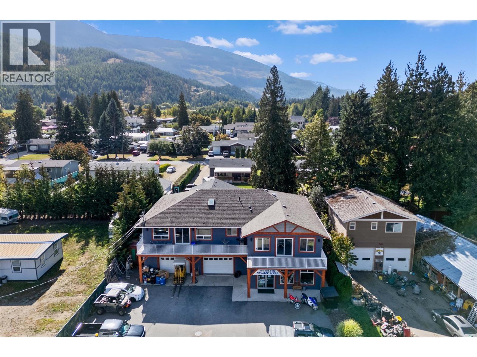 725 Trans-Canada Highway, Sicamous, BC