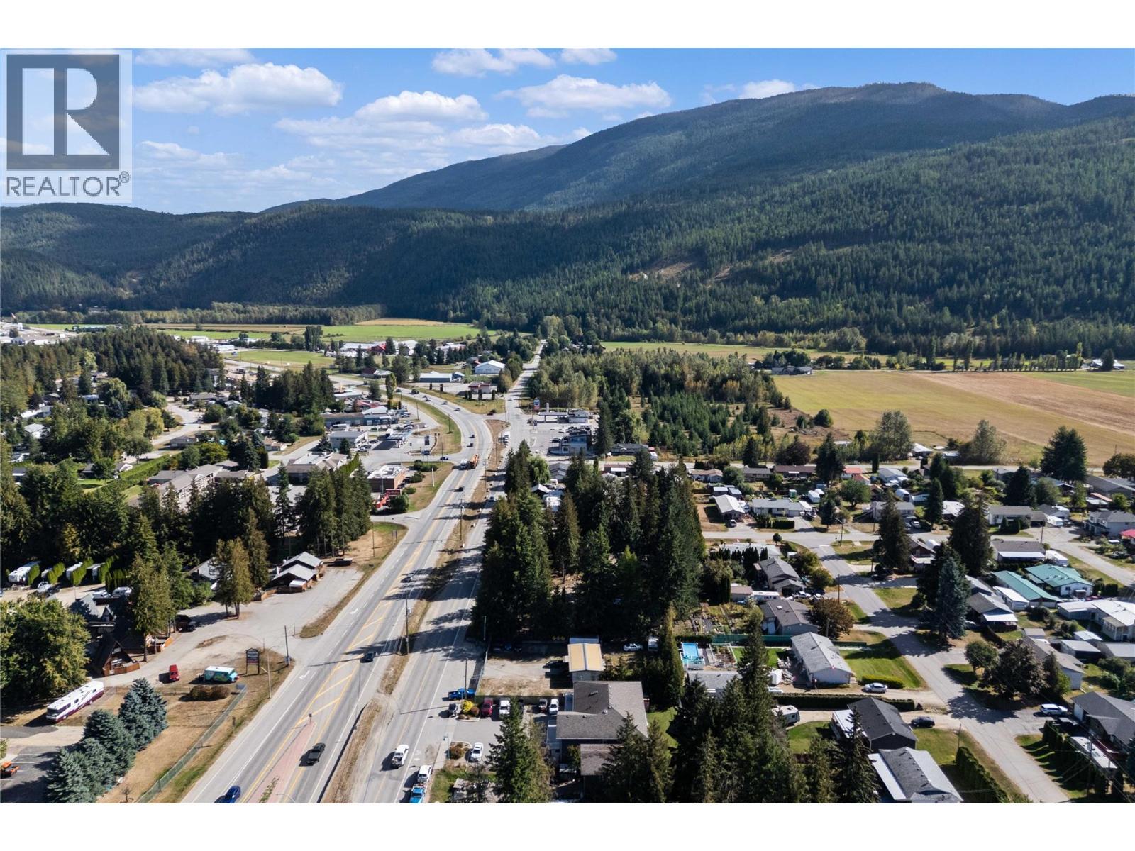 725 Trans-Canada Highway, Sicamous, BC