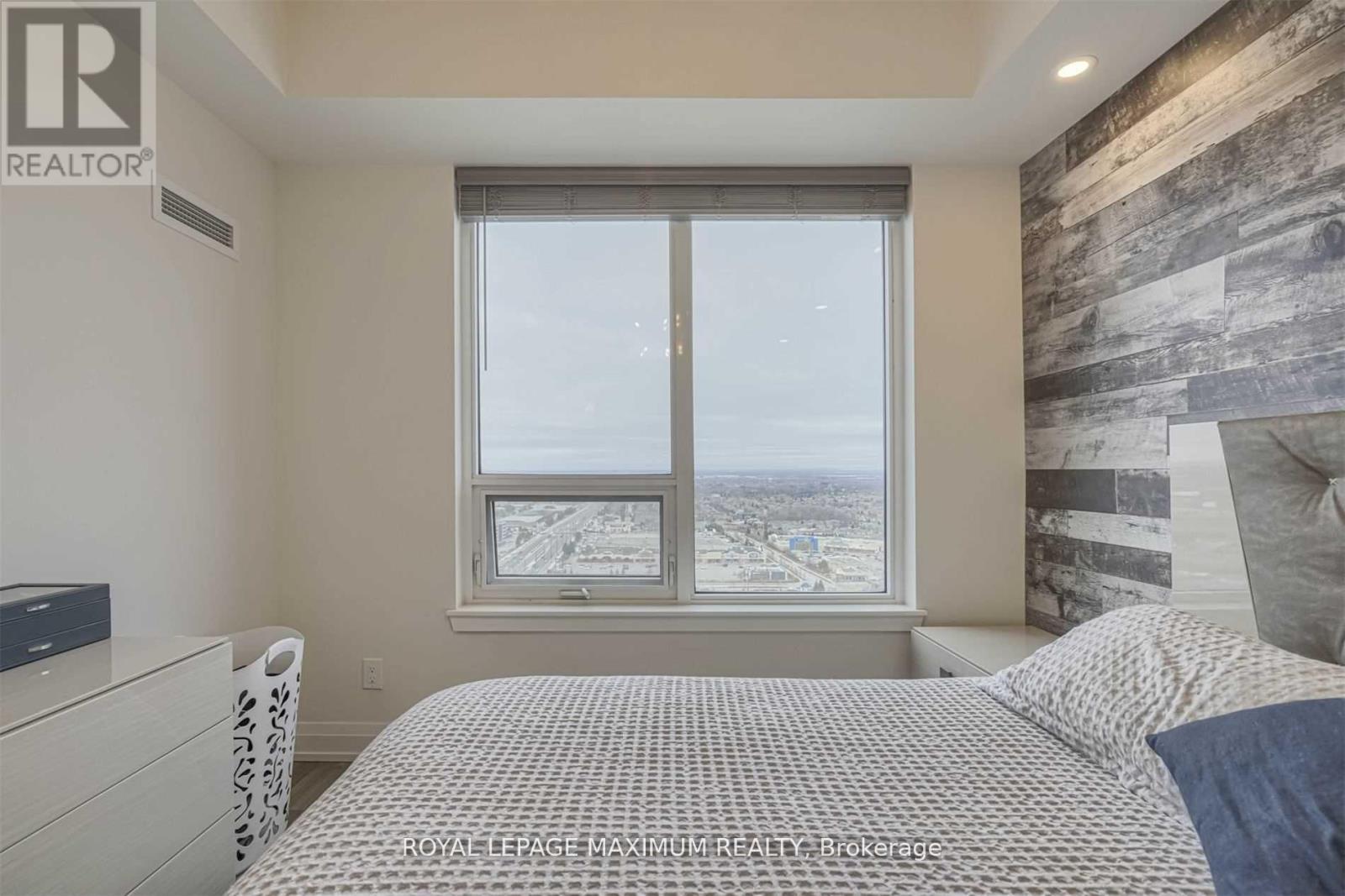 2507 - 3700 Highway 7 Road W, Vaughan, ON - Indoor Photo Showing Bedroom
