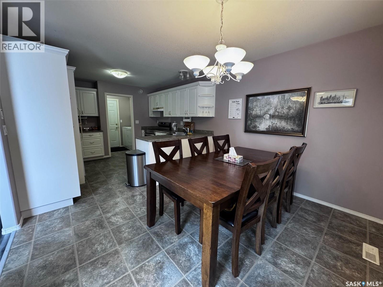 611 Le May Court, Saskatoon, SK - Indoor Photo Showing Dining Room