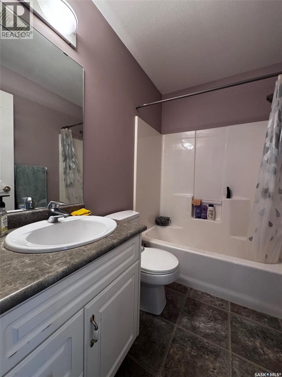 611 Le May Court, Saskatoon, SK - Indoor Photo Showing Bathroom