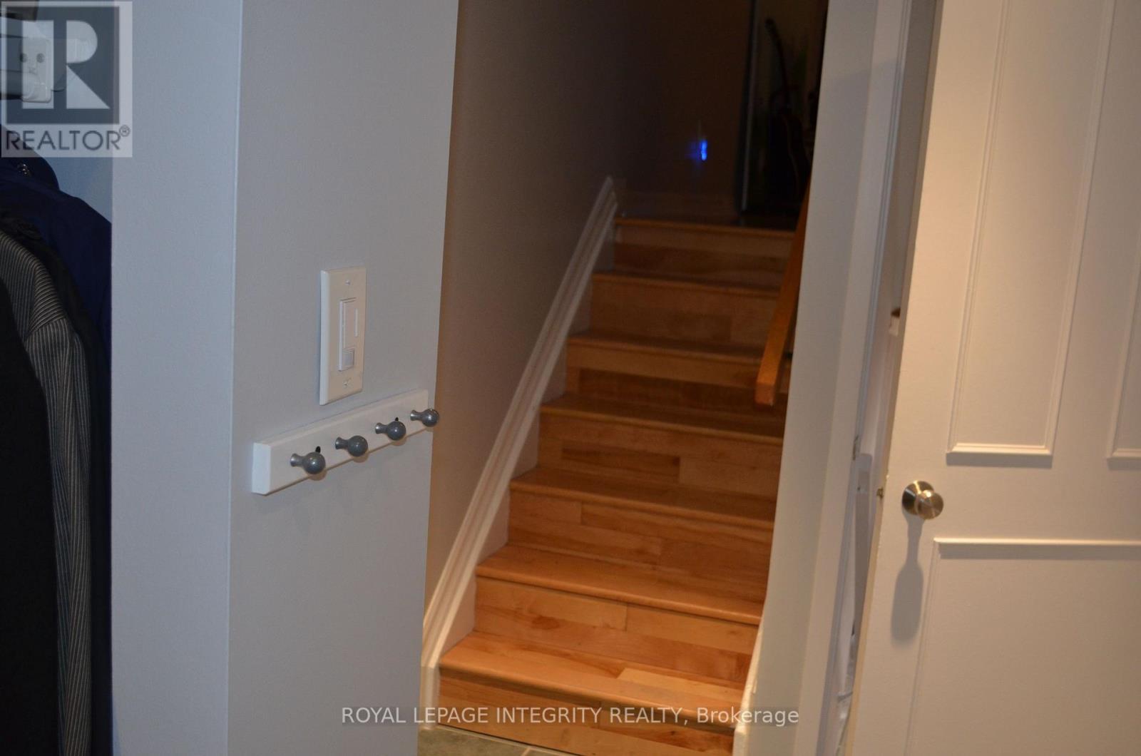 104 Esterlawn Private, Ottawa, ON - Indoor Photo Showing Other Room