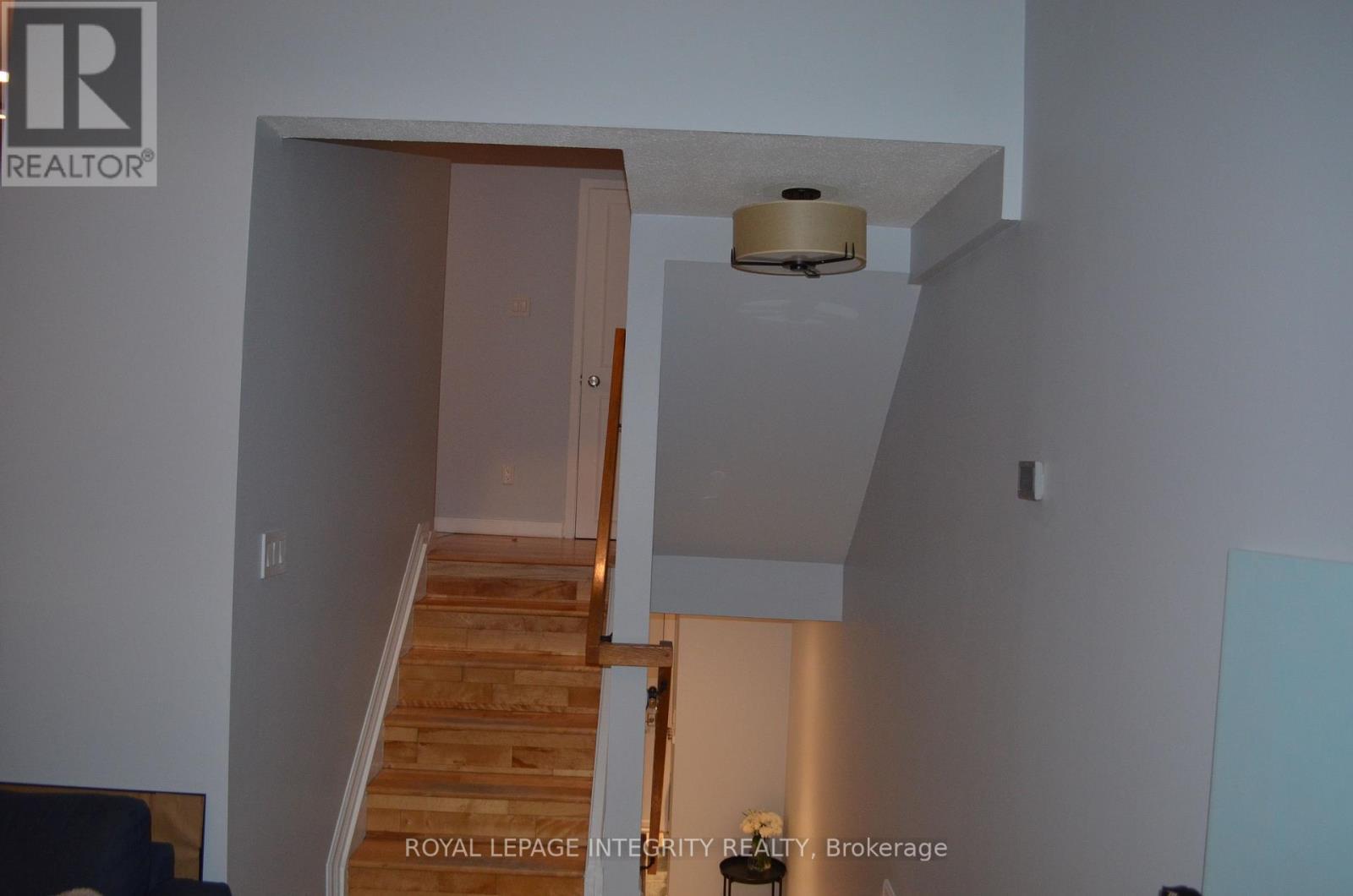 104 Esterlawn Private, Ottawa, ON - Indoor Photo Showing Other Room