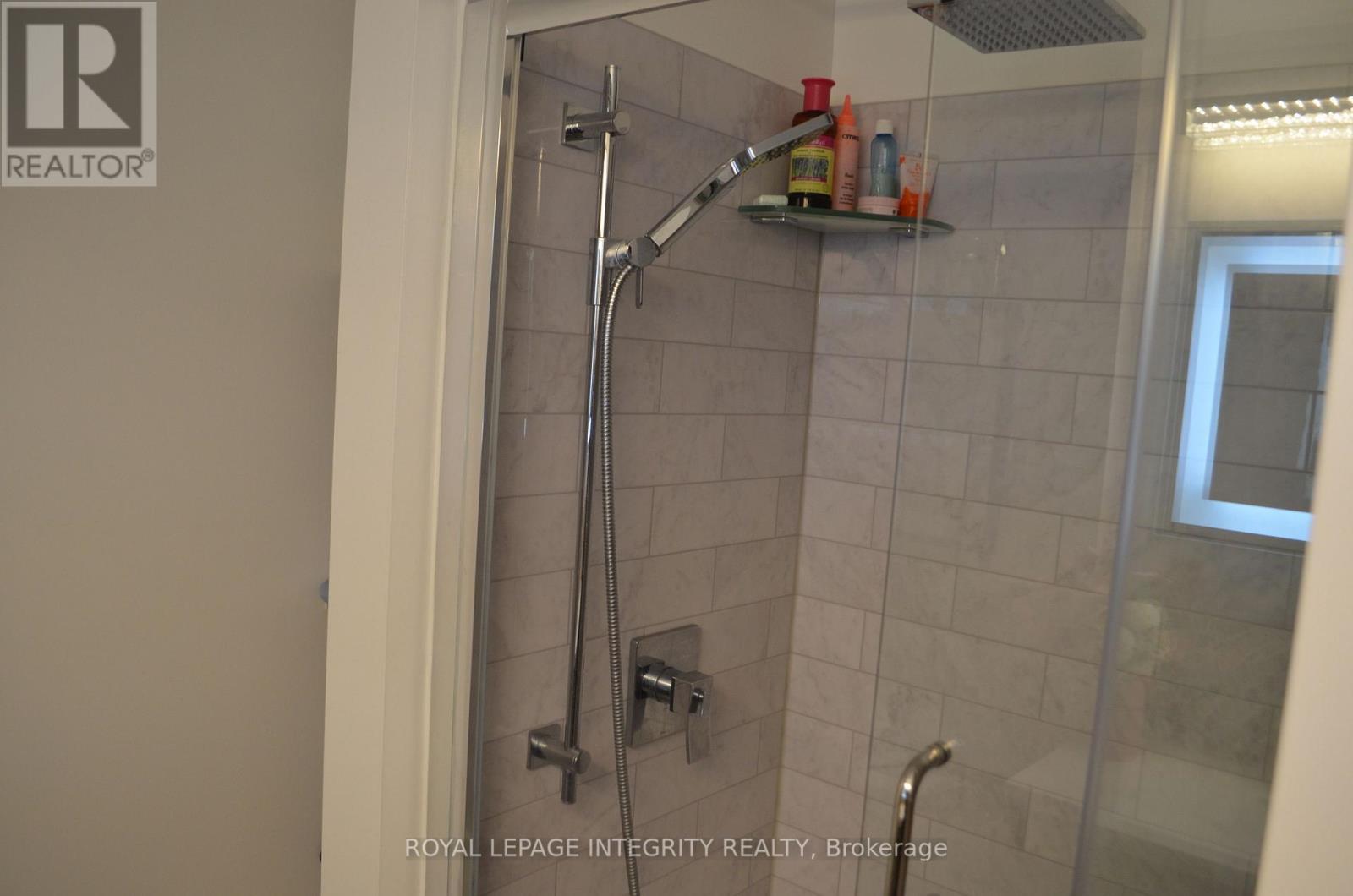 104 Esterlawn Private, Ottawa, ON - Indoor Photo Showing Bathroom